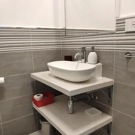 Apartment Casa Giustiniano - Metro San Paolo Rome